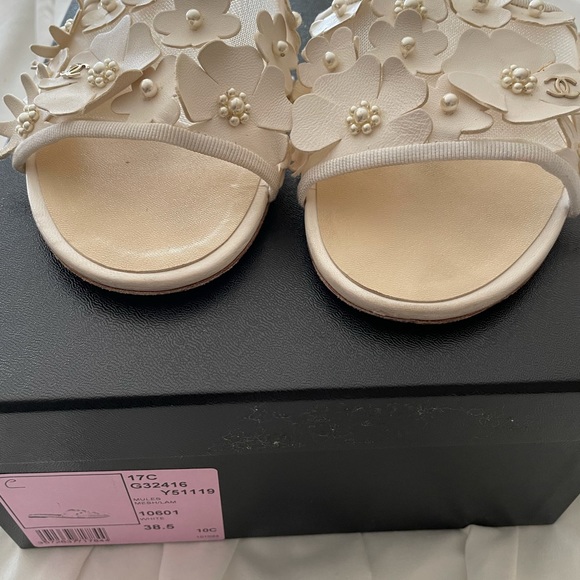 Chanel pearl sandal size 381/2 - Picture 5 of 10